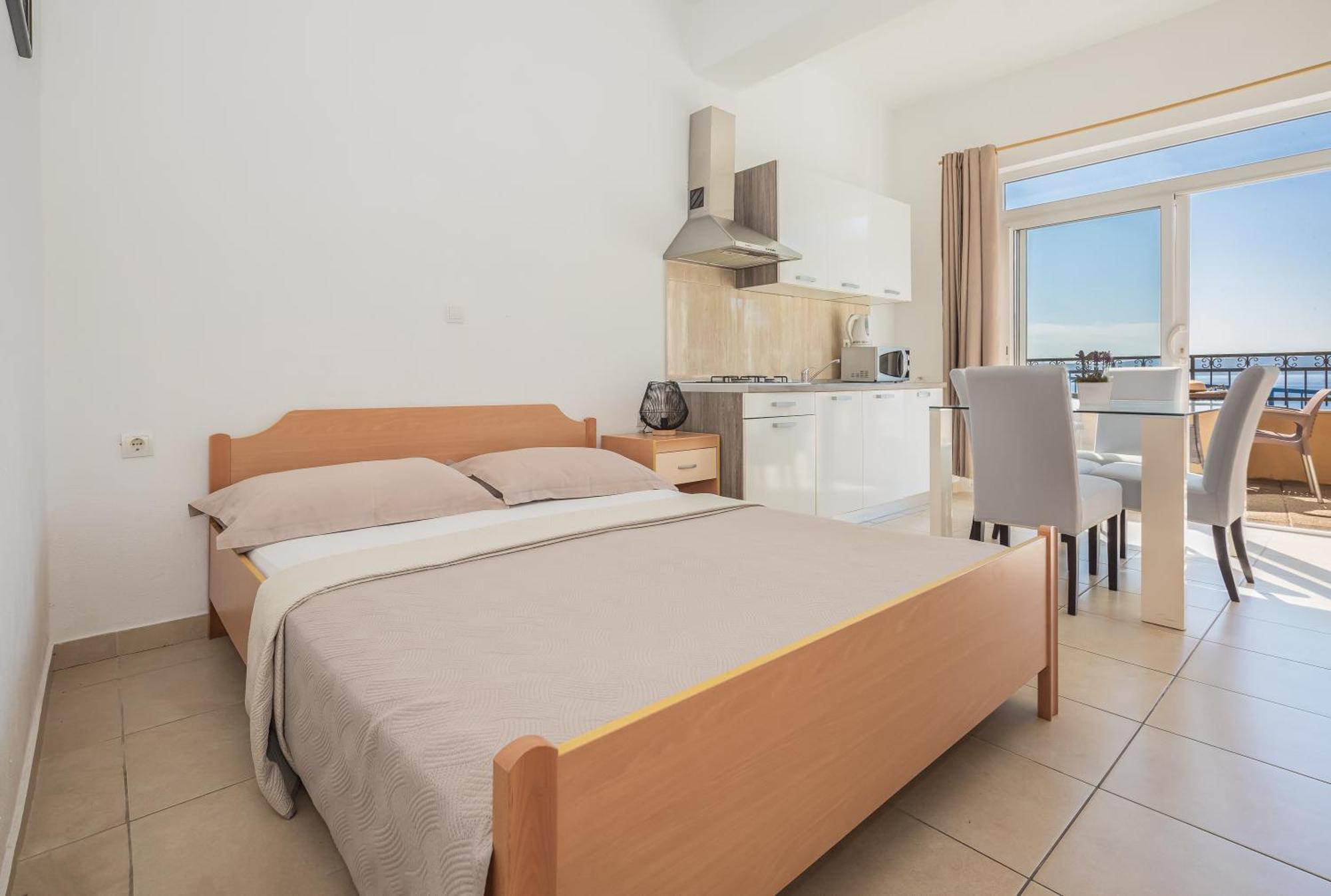 Apartments Gudelj พอดโกรา ภายนอก รูปภาพ