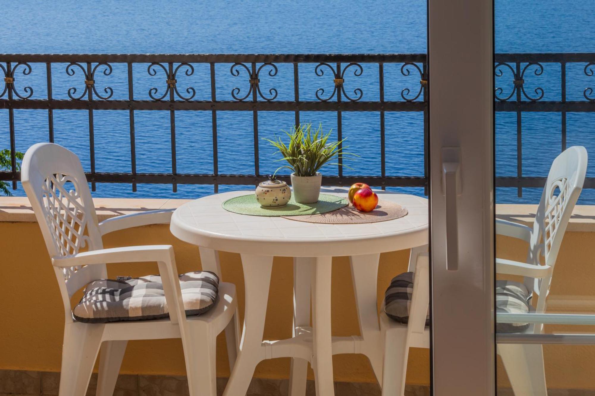 Apartments Gudelj พอดโกรา ภายนอก รูปภาพ